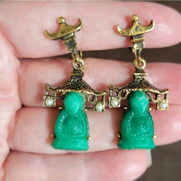 Rare Vintage Ambasador MCM Jadeite Buddha Pagoda Dangle Clip Seed Pearl Earrings - Picture 6 of 6